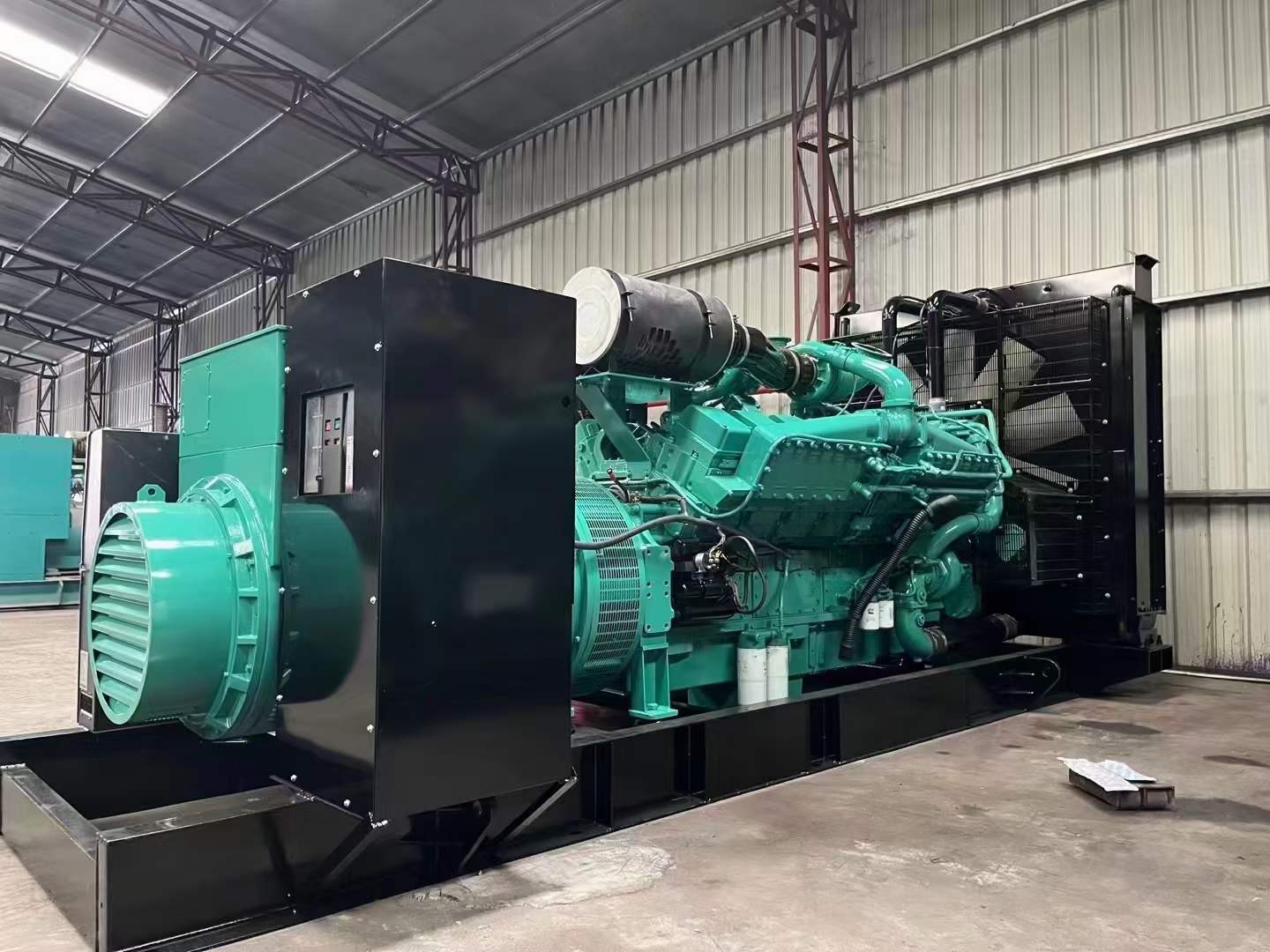 西工如何降低 800kW 柴油发电机输出电流的波动？