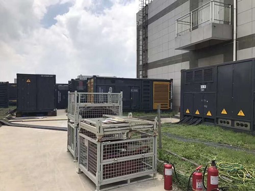 西工除了定期检查，还有哪些方法可以及时发现接触式转速表探头的磨损？